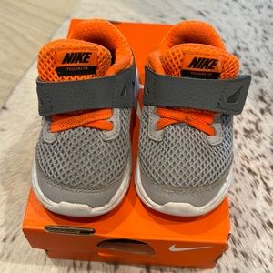 Nike toddler sneakers